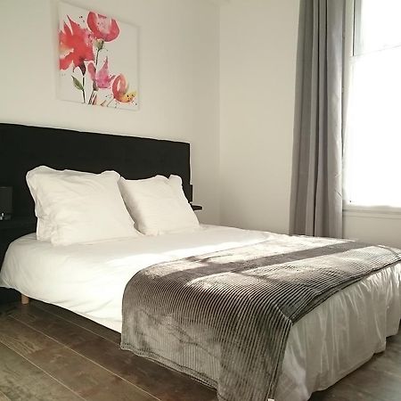 Maison De Ville Bed and Breakfast Magny-en-Vexin Esterno foto