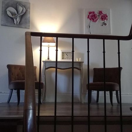Maison De Ville Bed and Breakfast Magny-en-Vexin Esterno foto