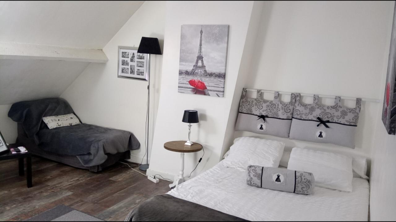 Maison De Ville Bed and Breakfast Magny-en-Vexin Esterno foto