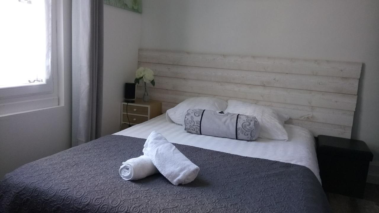 Maison De Ville Bed and Breakfast Magny-en-Vexin Esterno foto