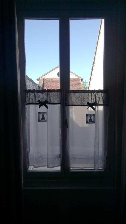 Maison De Ville Bed and Breakfast Magny-en-Vexin Esterno foto