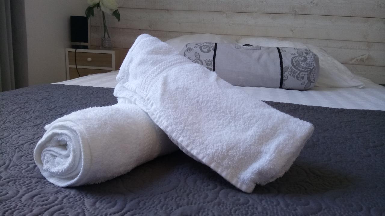 Maison De Ville Bed and Breakfast Magny-en-Vexin Esterno foto