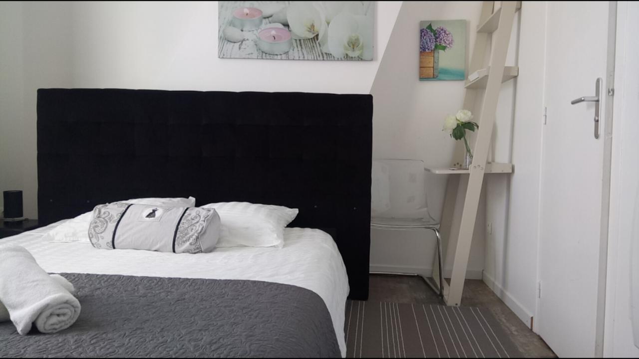 Maison De Ville Bed and Breakfast Magny-en-Vexin Esterno foto